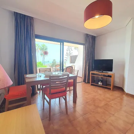 Apartment In Park Albatros With Ocean View 아파트