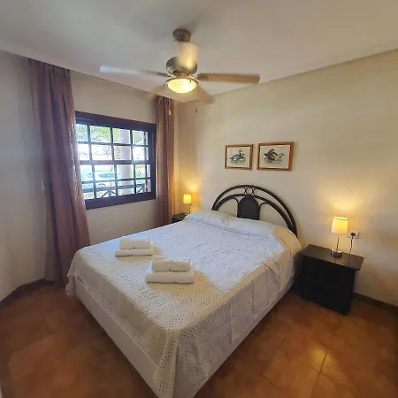 아파트 Apartment In Park Albatros With Ocean View